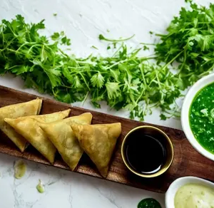 Vegetarian Samosa (4Pieces)